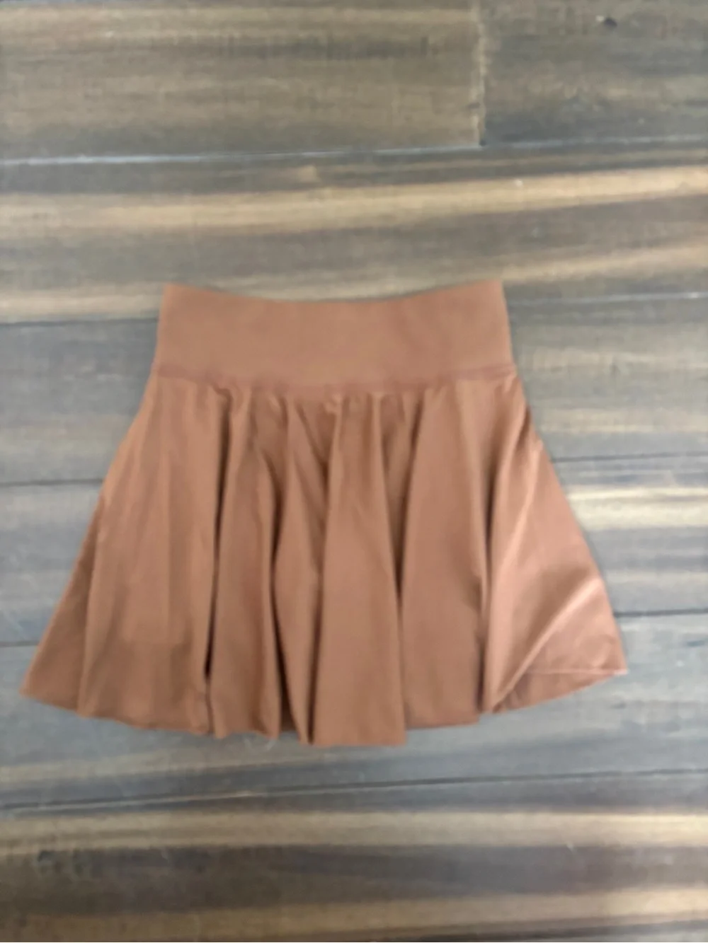 NWOT Sz S OQQ Brown Flowy Pleat-like Athletic Athleisure Mini Skort, Stretchy